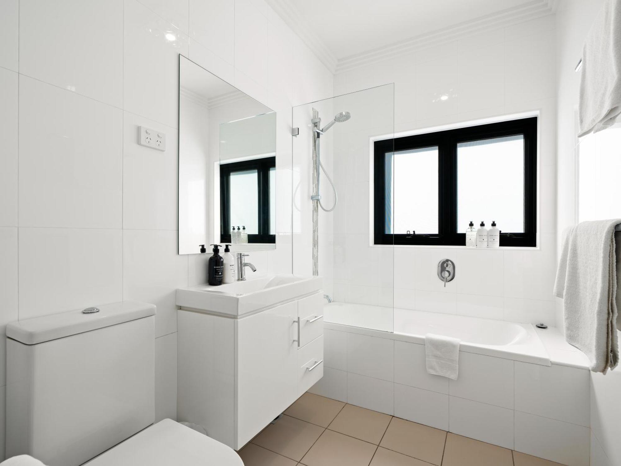 The Mitchell Bondi Apartment Сидни Екстериор снимка